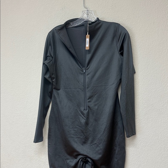 SKIMS NWT all in one Sleek Long Sleeve Zip-Front Catsuit in Charcoal size XL - Picture 3 of 4